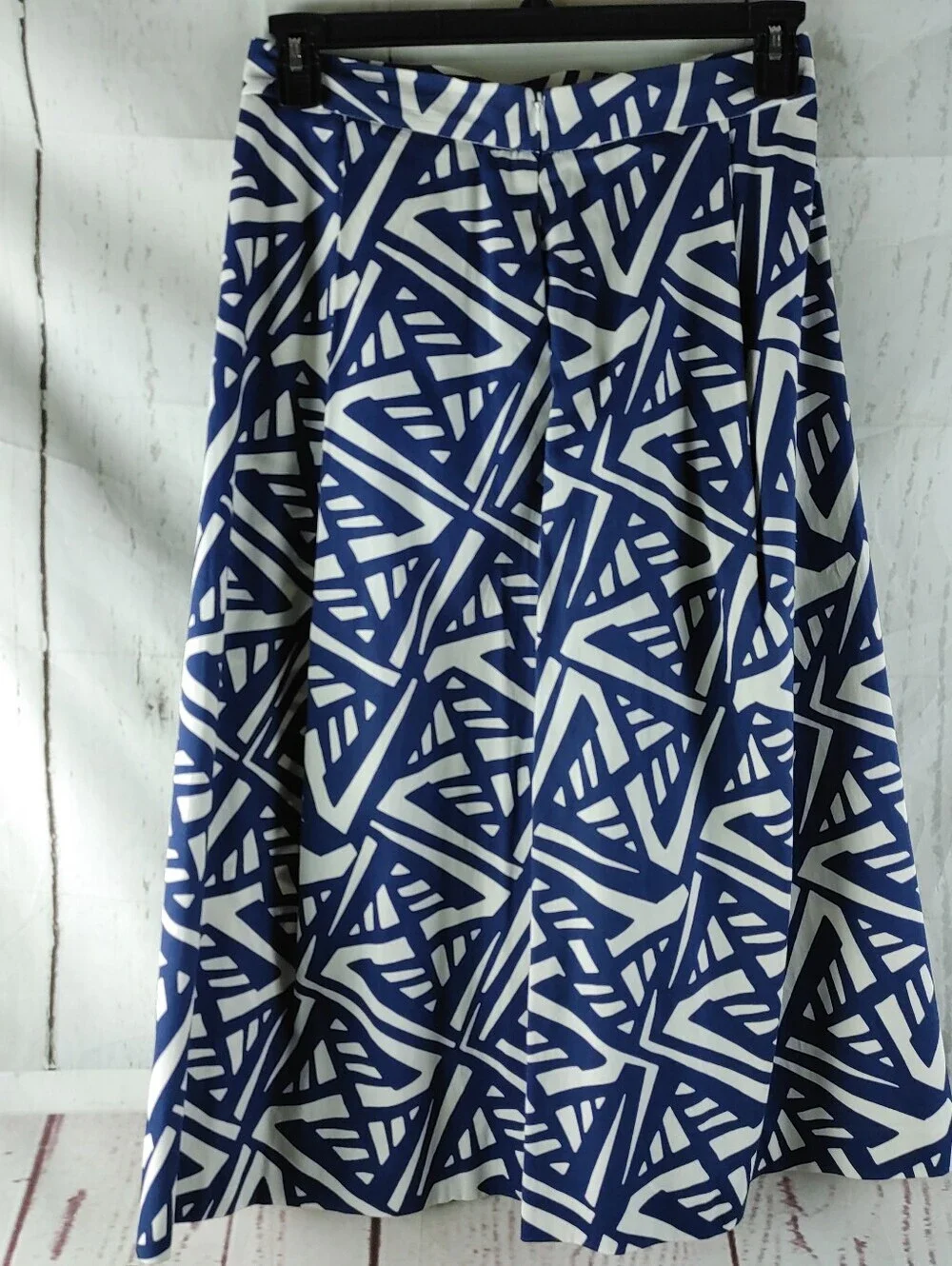 Cremieux Women 2 Piece Skirt Set Size L Top & Size 8 Skirt Blue White Geometric